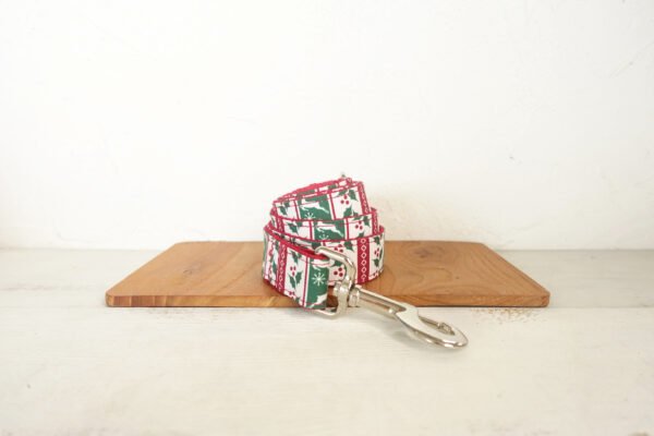 Maple Walk Collar, product photograph